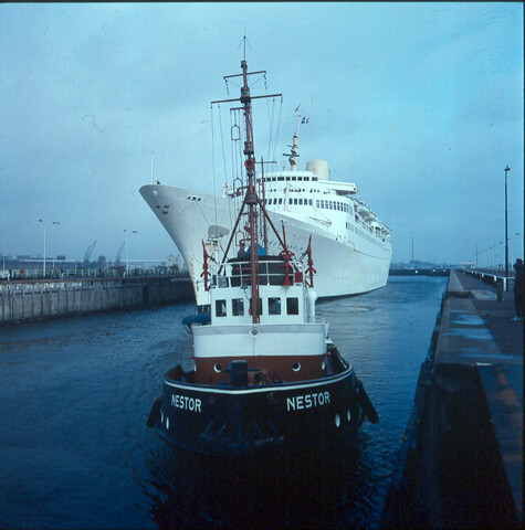 S.9100(2970); Dia van het Zweedse cruiseschip 'Kungsholm' van de Svenska Amerika Linien; diapositief