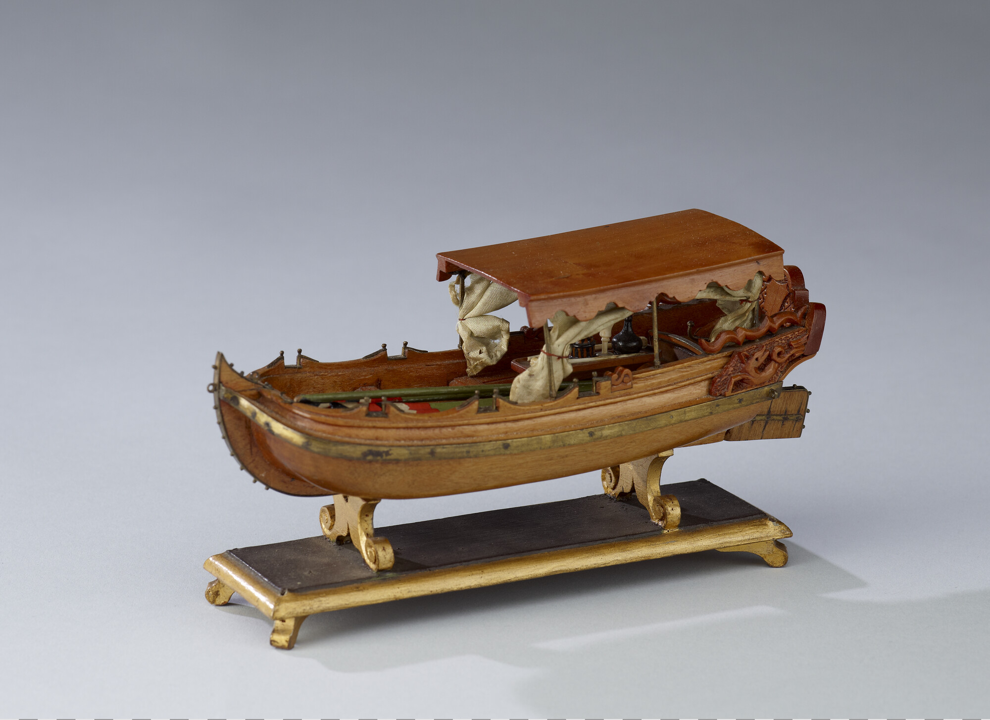 S.0663(13)2; Model van een roeijacht; scheepsmodel