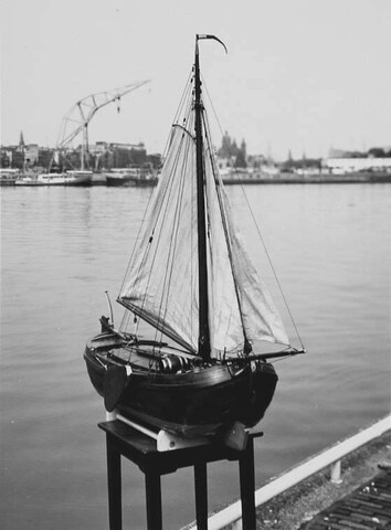 A.4940; Model van de tjalk De Drie Gebroeders; scheepsmodel