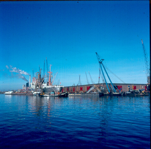 S.9100(8739); Stormschade in Amsterdamse haven; diapositief