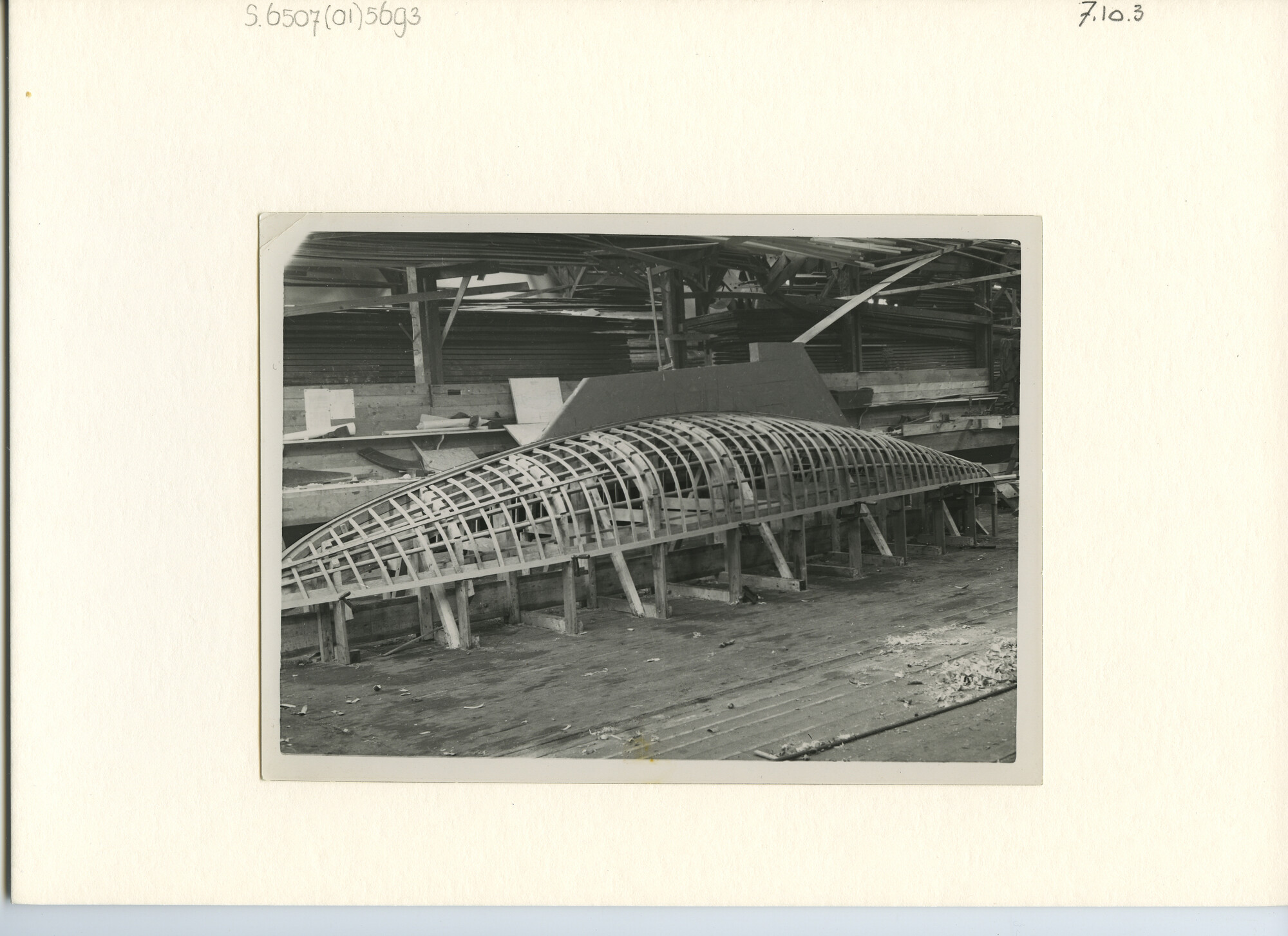 S.6507(01)5693; Foto van een jacht van de pampus-klasse bij de Amsterdamsche scheepswerf G. de Vries Lentsch jr., vermoedelijk in of vlak na de oorlog; foto
