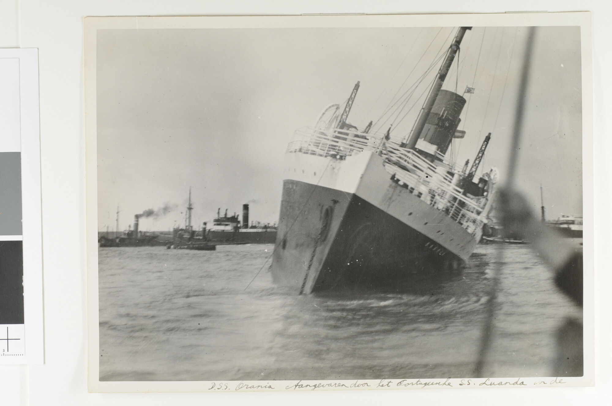 1989.0401; De ondergang van het ss. 'Orania' van de Koninklijke Hollandsche Lloyd; foto