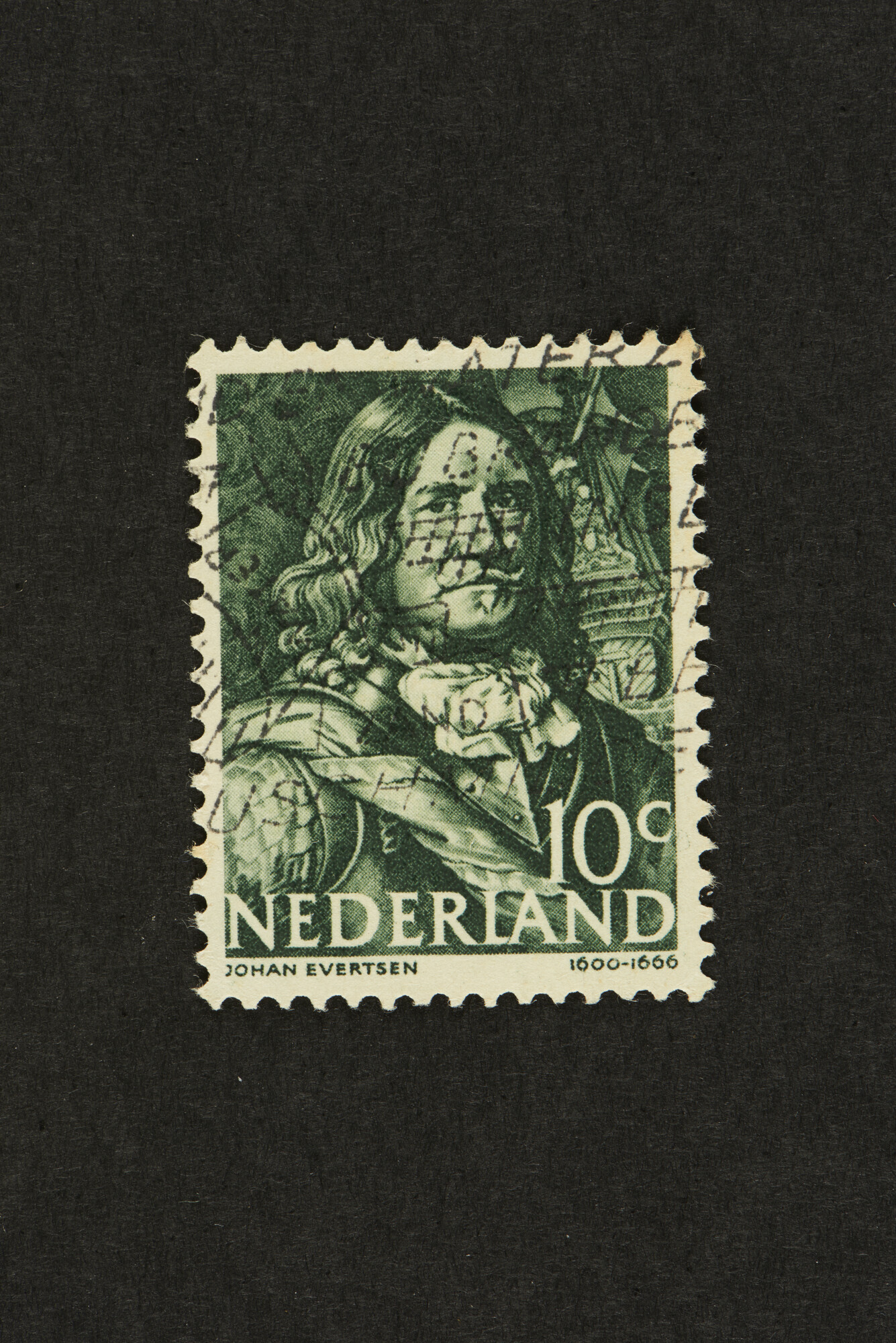 2014.0301; Postzegel van 10 cent uit de Zeehelden-serie van 1943-1944: J. Evertsen; postzegel