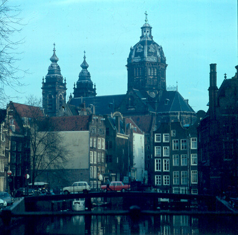 S.9100(2575); Dia van de Nicolaaskerk in Amsterdam; diapositief