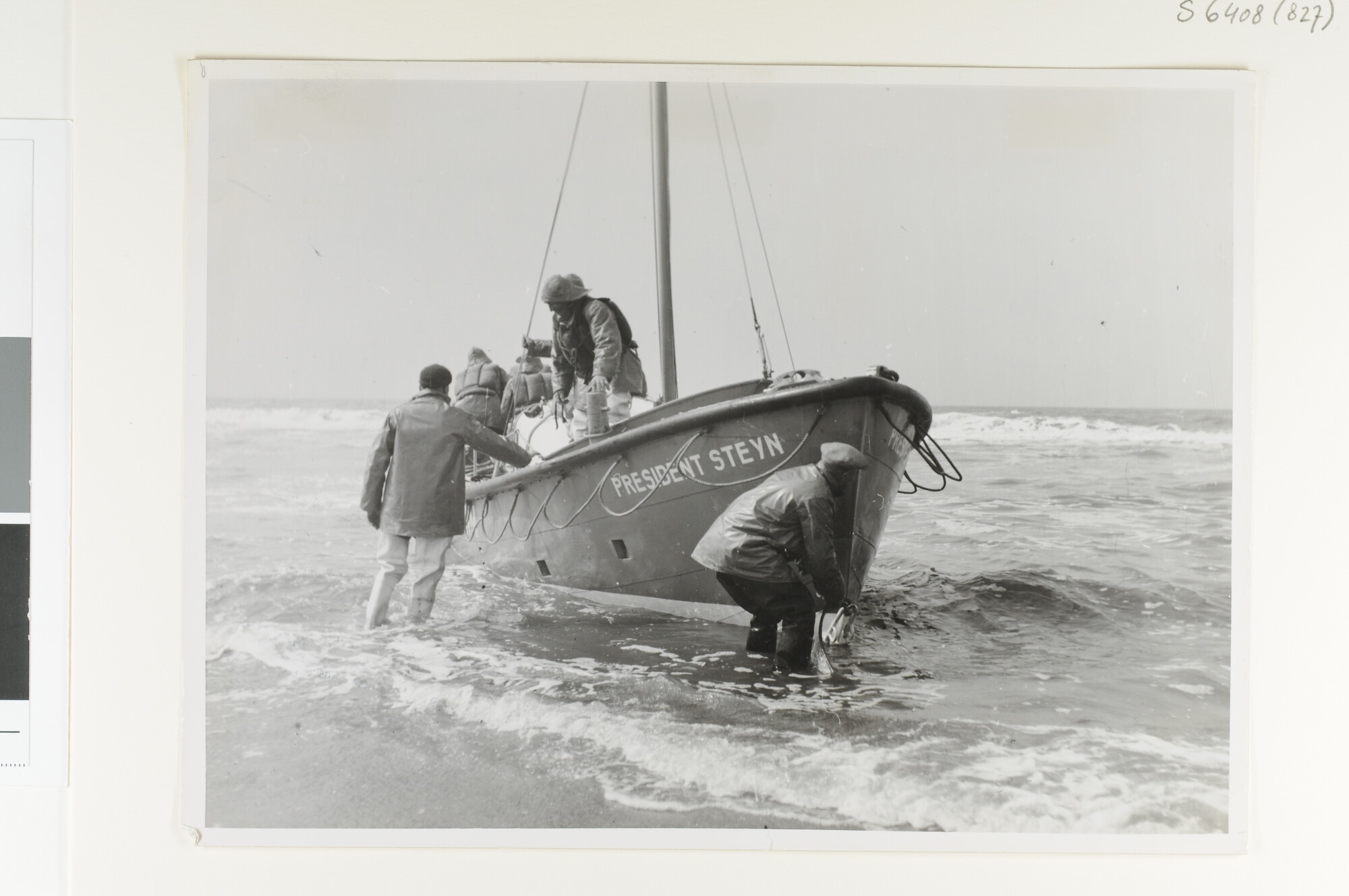 S.6408(0827); De motorstrandreddingboot President Steyn van het station Egmond aan Zee [...]; foto