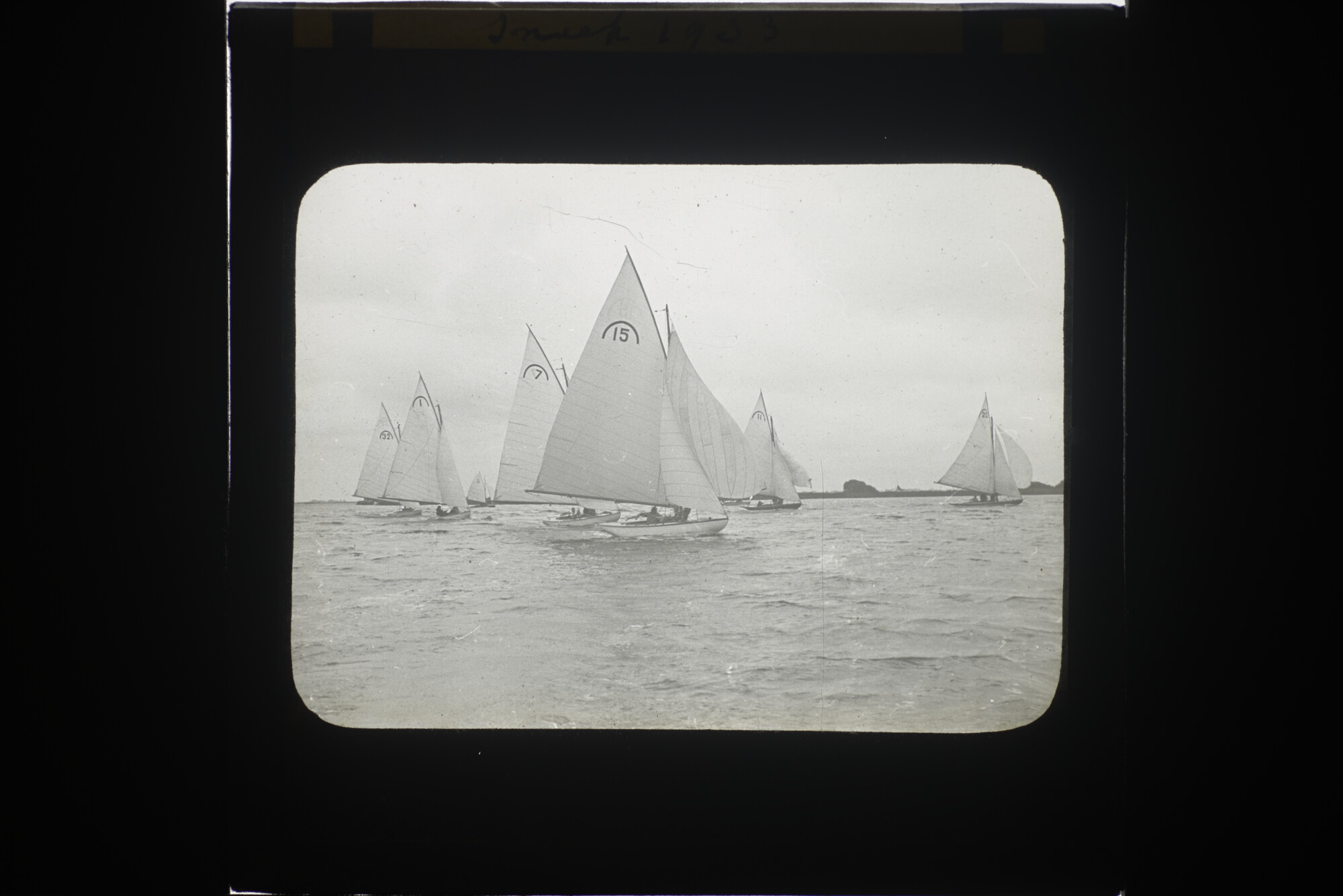 2014.0606; Vijftig lantaarnplaatjes met afbeeldingen van de Nederlandse watersport 1900-1935; lantaarnplaatje