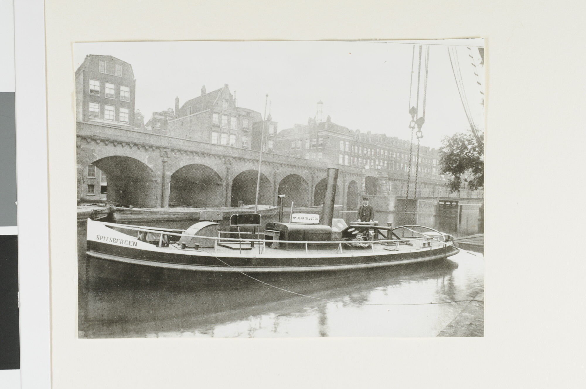 A.4254(13); De stoomsleepboot 'Spitsbergen' van Jonker & Zn; foto