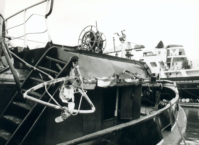 S.5219(12)0530; Aanvaringsschade (in- en exterieur) van de havensleepboot 'Hermina E. Goedkoop' (21) van Reederij v/h Gebroeders Goedkoop [...]; fotoreportage