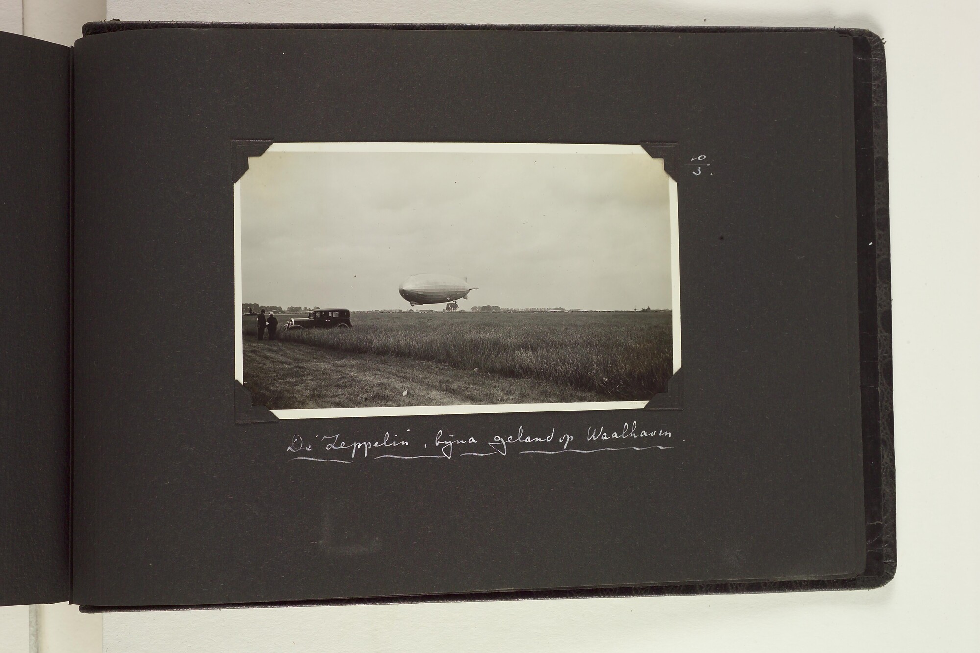 S.6156(06)l; Fotoalbum l) uit een serie van veertien uit de Collectie Job over zijn reizen met ss. 'Stuyvesant' en 'Venezuela' van de KNSM [...]; fotoalbum