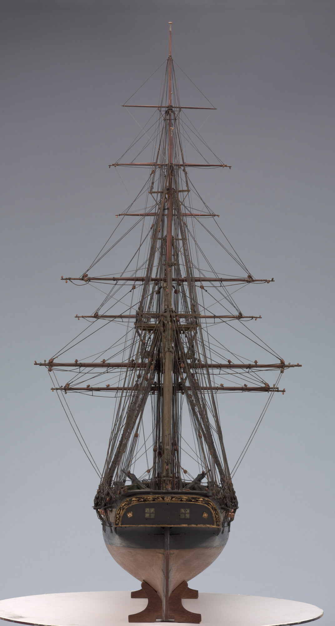 A.0111(03); Model van een driemaster; scheepsmodel