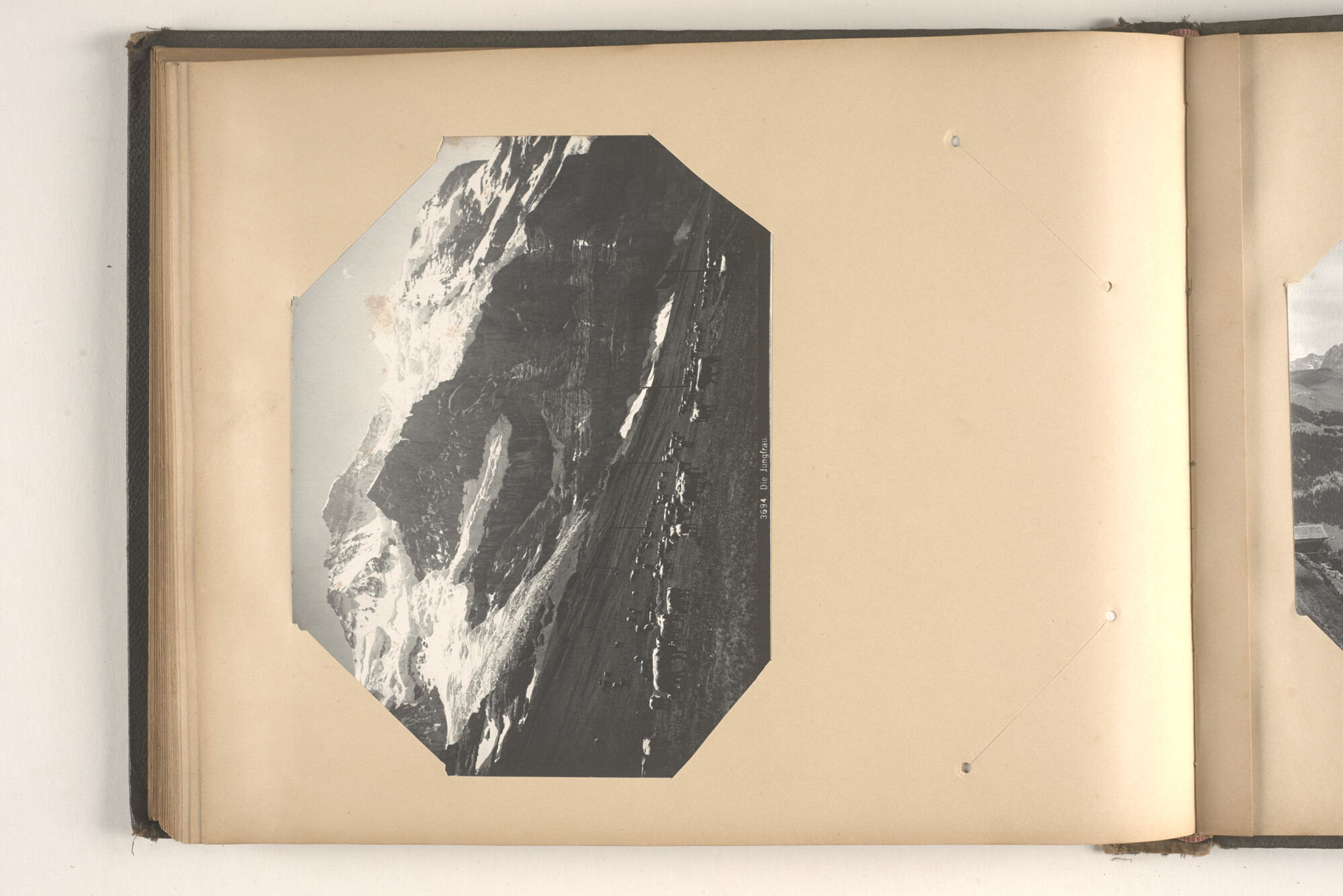 2015.0862; Fotoalbum met souvenirfoto’s verzameld tijdens de reizen van James Reginald Filz, 18 oktober 1901 t/m september 1904; fotoalbum