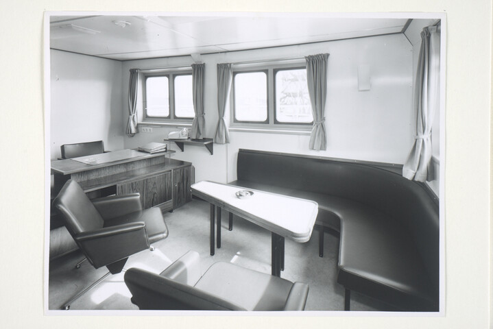 S.5219(12)0465; Interieurfotos genomen aan boord van het Ro-Ro vrachtschip ms. Amstelstroom: Brug [...]; fotoreportage
