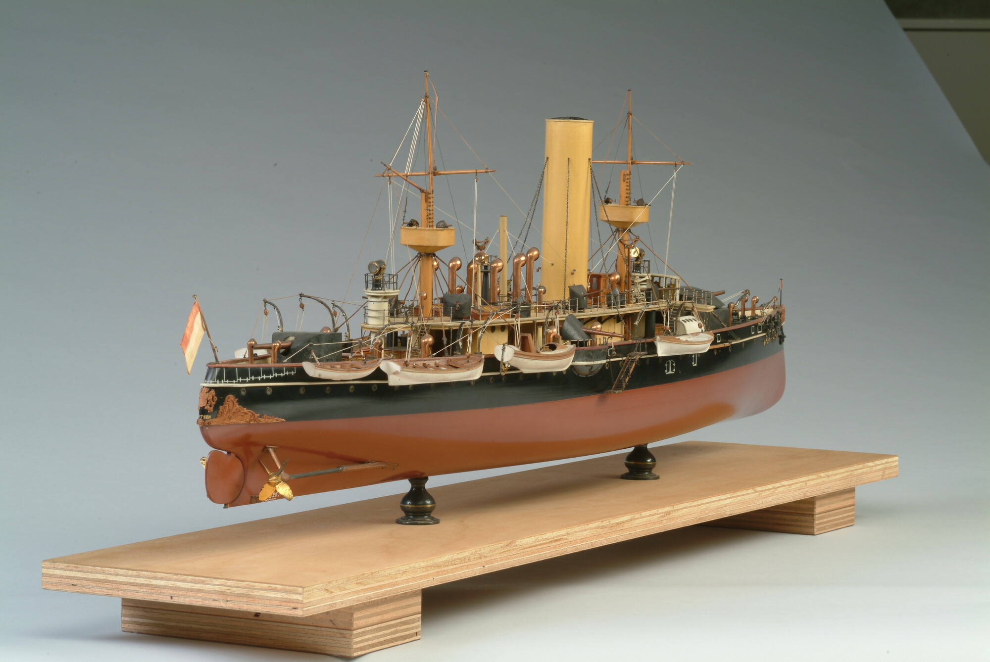 S.0525(55); Model van het pantserschip Hr.Ms. Evertsen; scheepsmodel