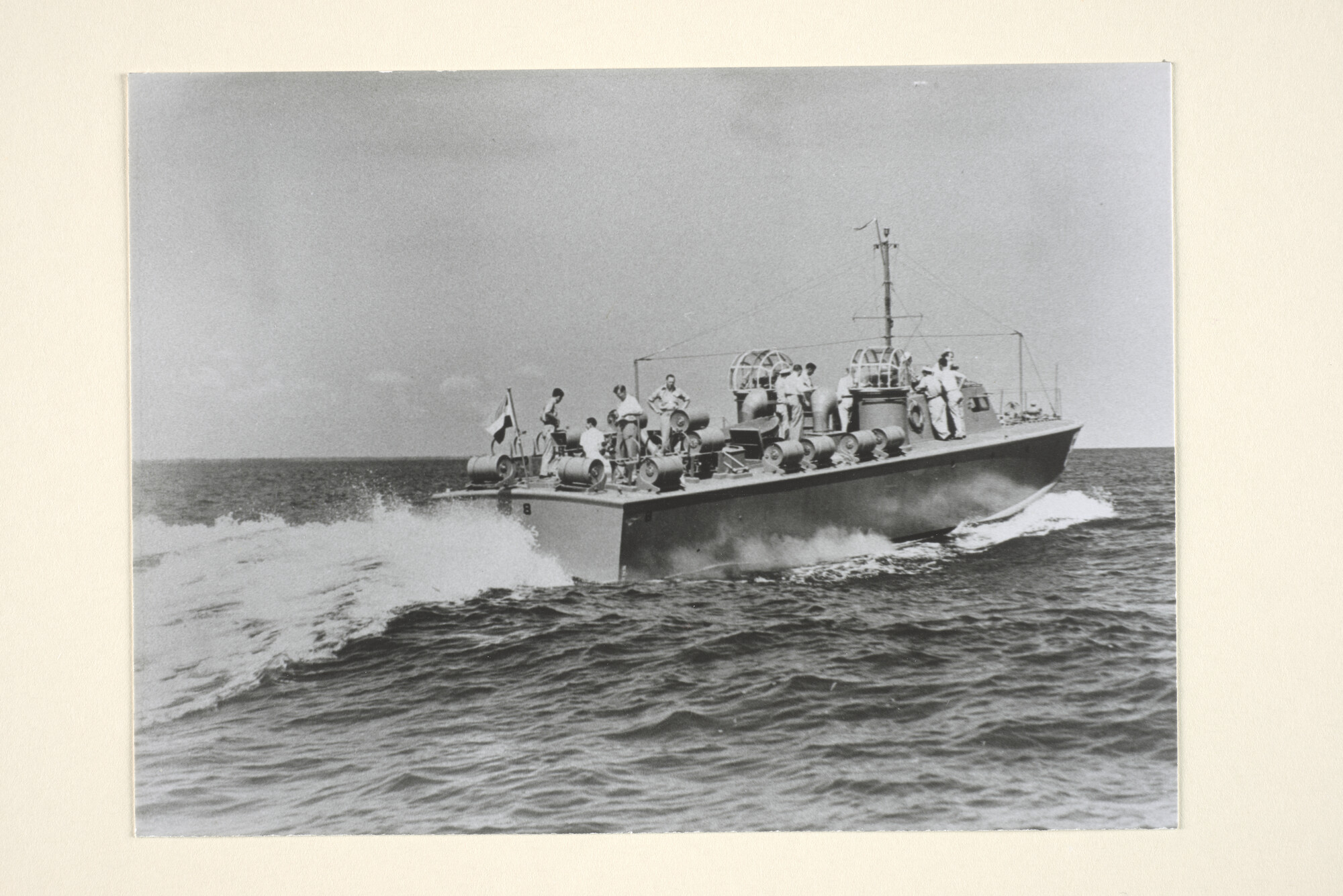 1994.7158; Reproductiefotos van de proefvaart van de (snelle) onderzeebootjager [...]; fotoreportage