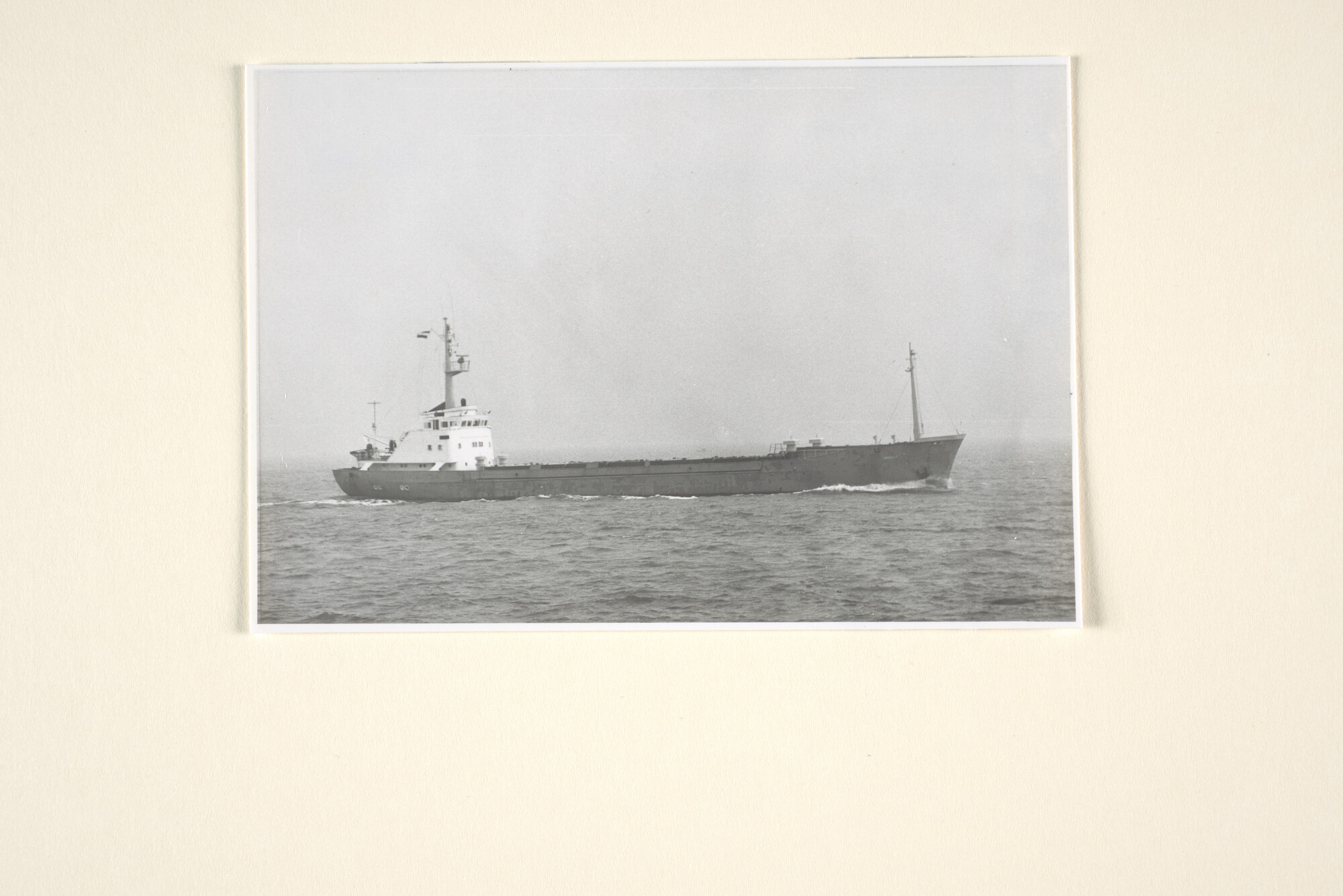 1996.2008; De coaster ms. Caravelle (ex- Geeststroom) van H. Boeree gezien op zee [...]; foto