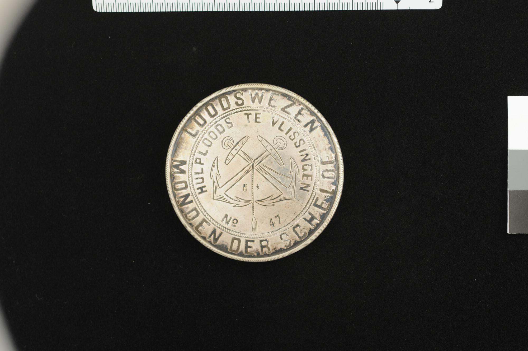 S.6250(02); Loodspenning van een hulploods van het Loodswezen Monden der Schelde te Vlissingen; penning