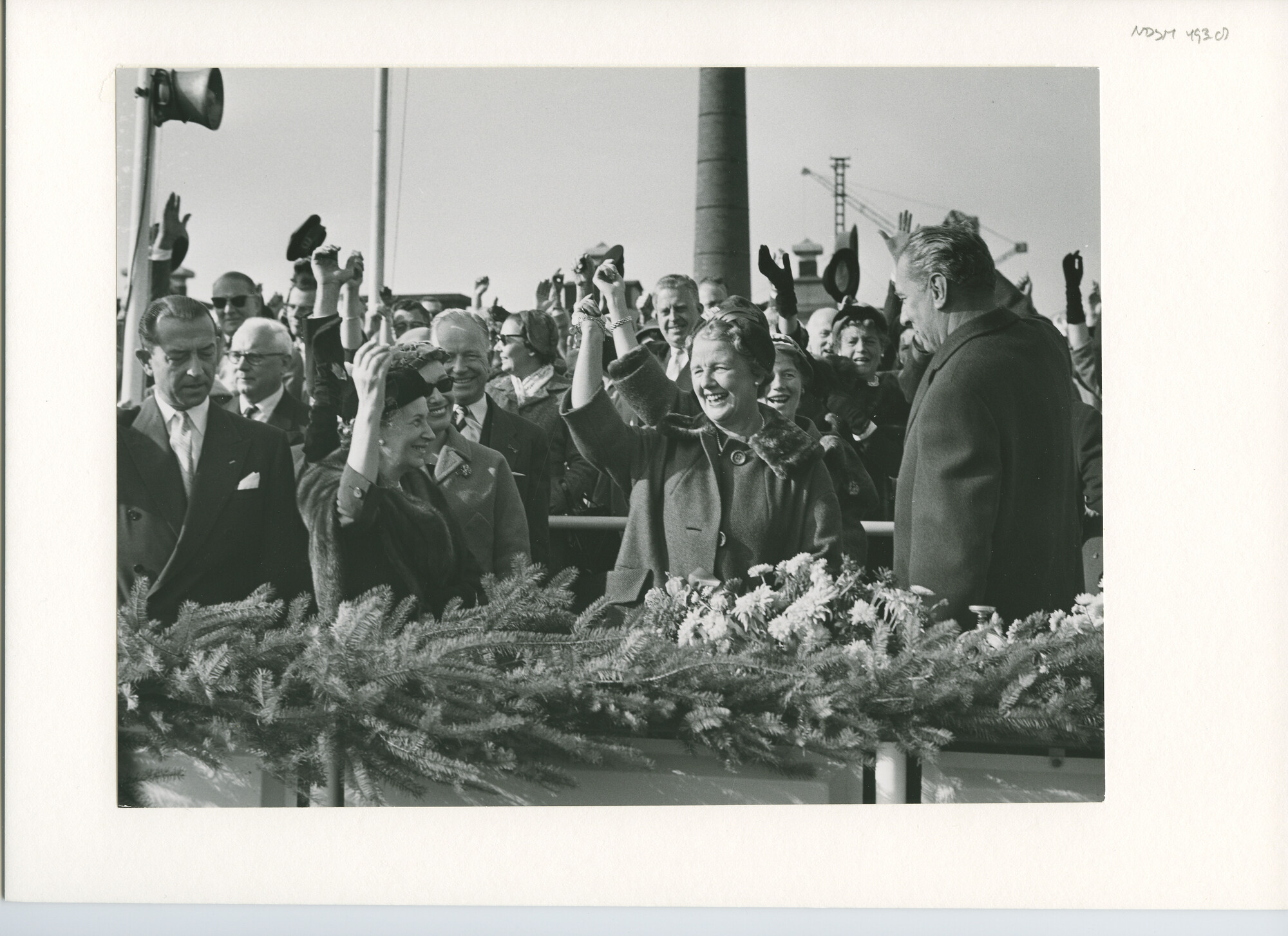 S.5444(2859)07; Foto van de tewaterlating van de tanker ss. Atys bij de NDSM ; foto