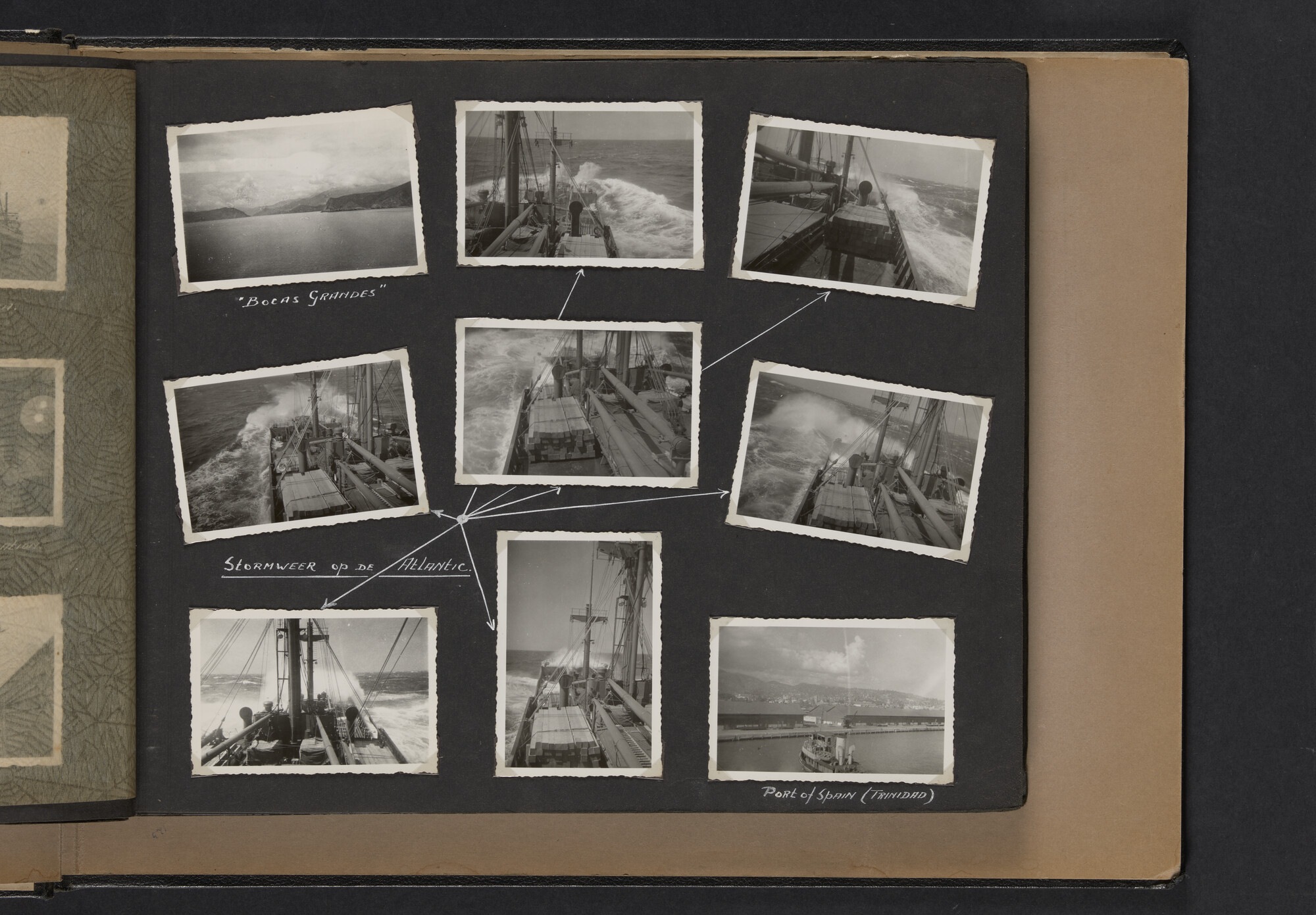 2021.0010; Fotoalbum van Joost Ossewaarde, radiotelegrafist, van reizen op diverse schepen van 1953 t/m 1958; fotoalbum