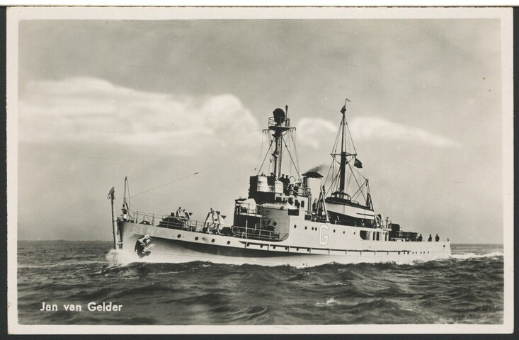 S.4380(04)314; De mijnenveger Hr.Ms. 'Jan van Gelder', op zee; prentbriefkaart