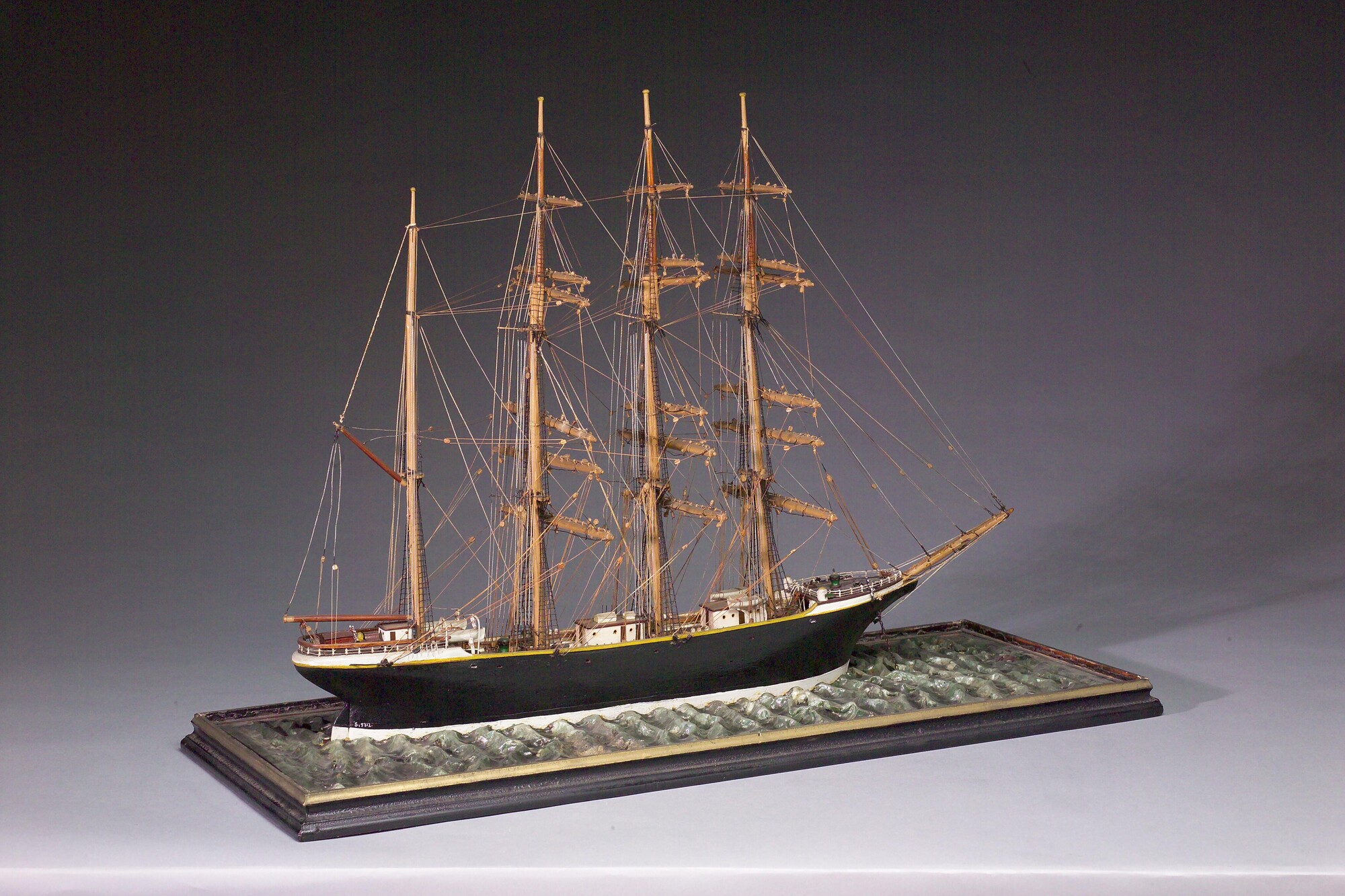 S.5312(01); Model van een viermastbark; scheepsmodel