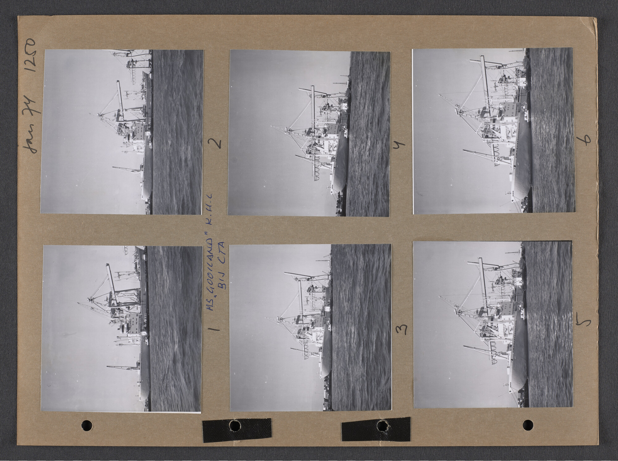 S.9102(32); Multomap met foto's door Ben Burgers, samengesteld door de Vereniging De Amsterdamsche Haven; foto