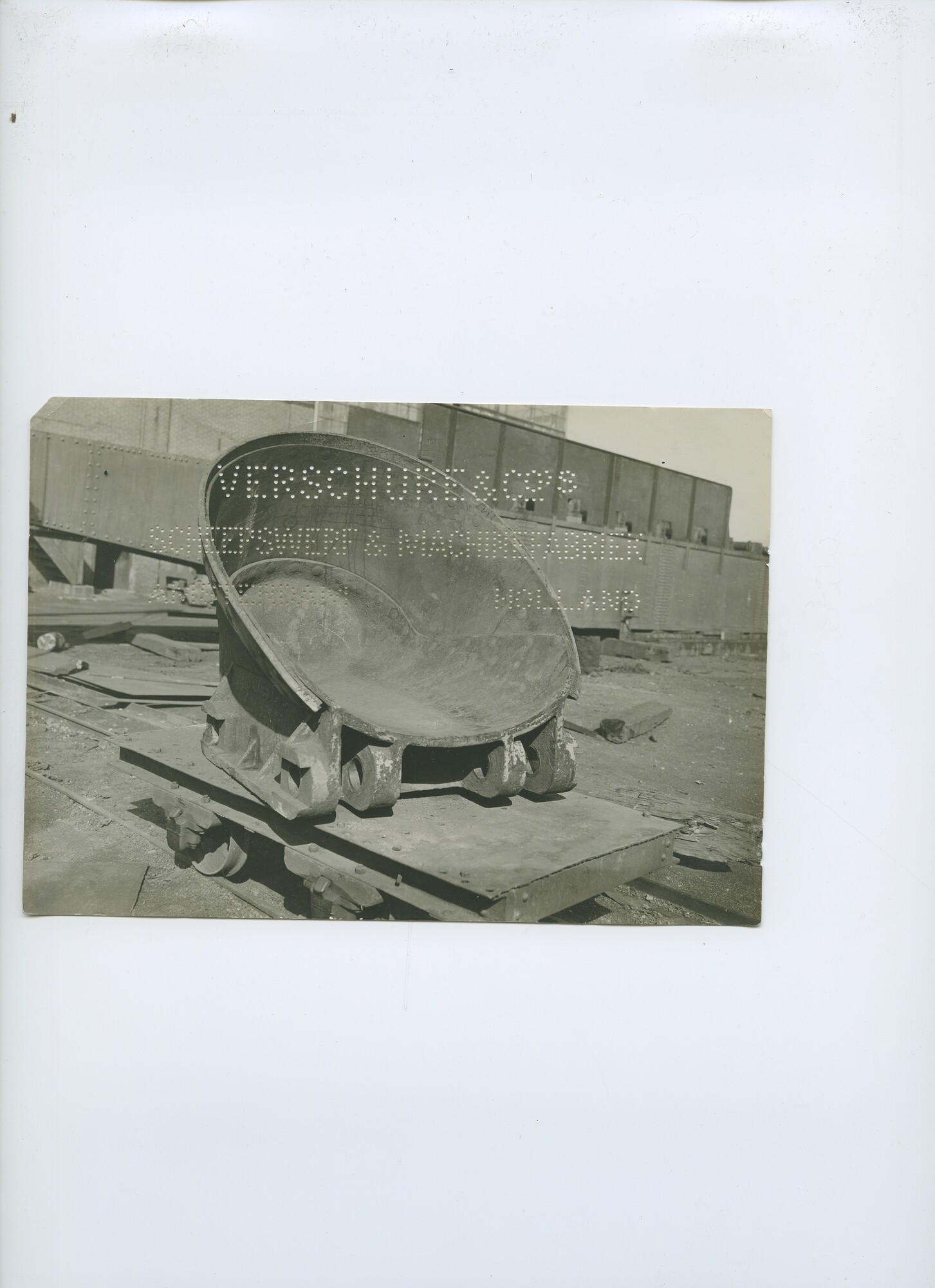 S.6386(114)0050; Foto van binnenaanzicht emmer voor baggermolen; foto