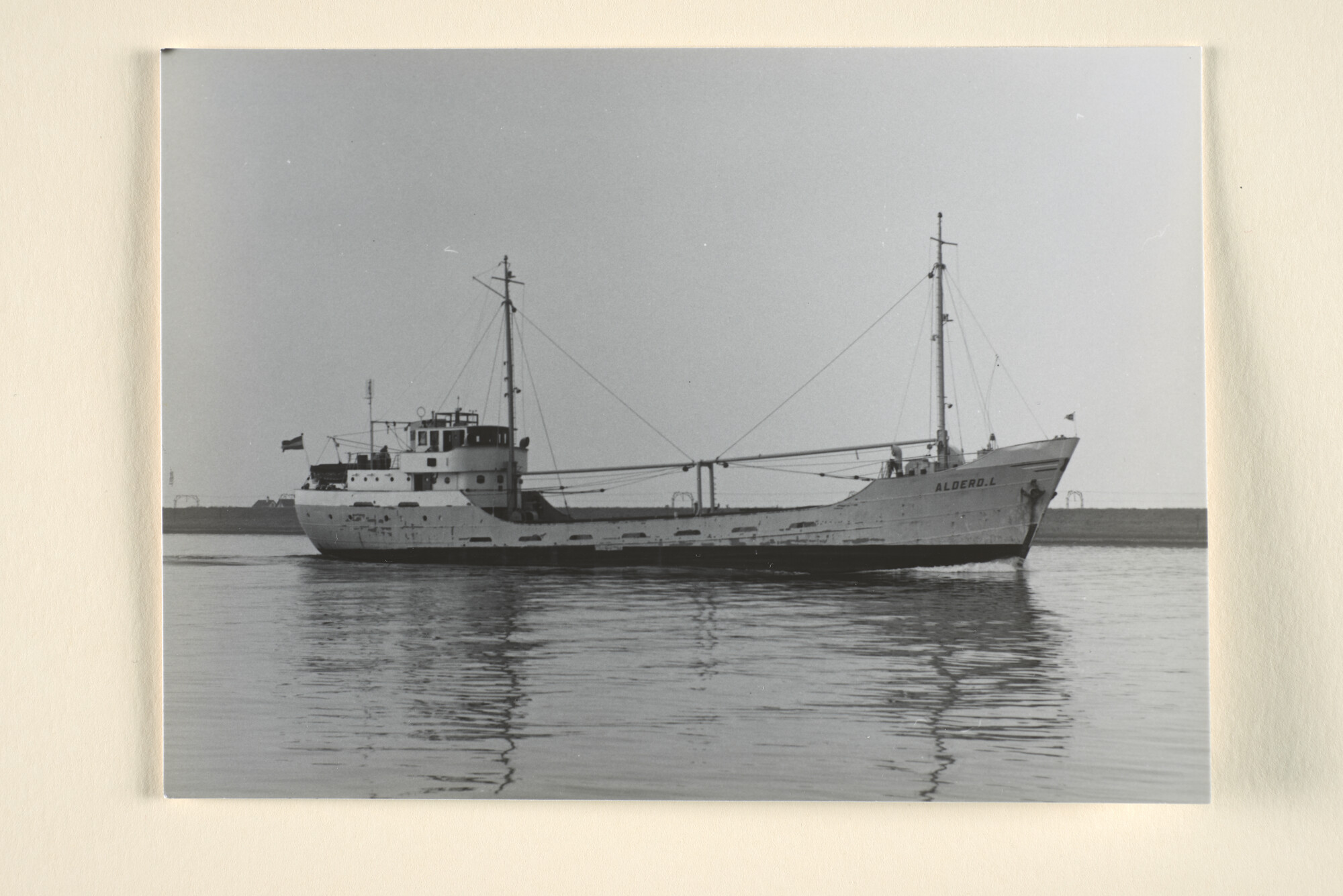 1996.1429; De coaster ms. Aldert L (1973: Primas) van de Gebr. Lenting (Wijnne & [...]; foto