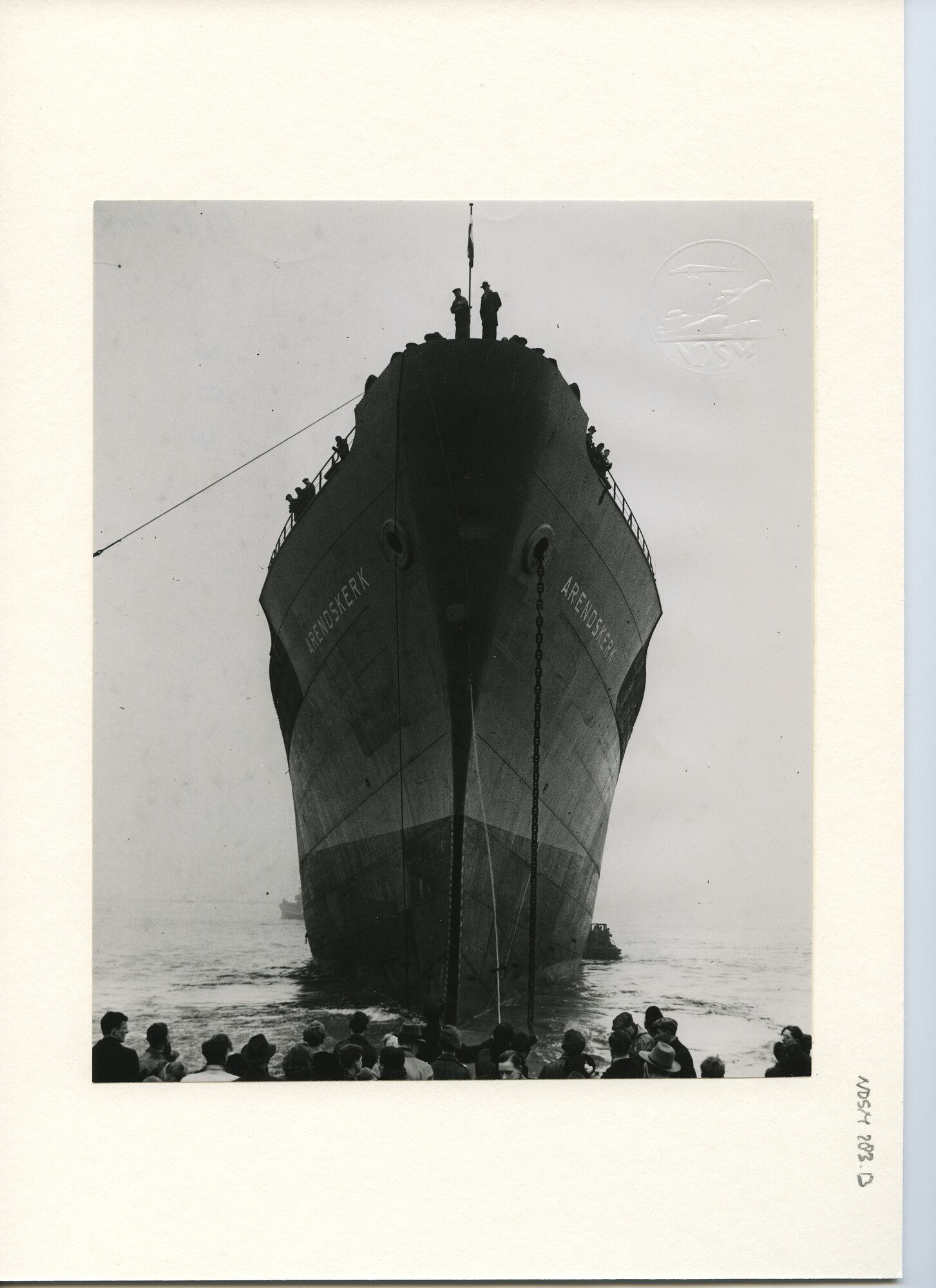 S.5444(1606)7; Foto van de tewaterlating van het vrachtschip ms. Arendskerk; foto