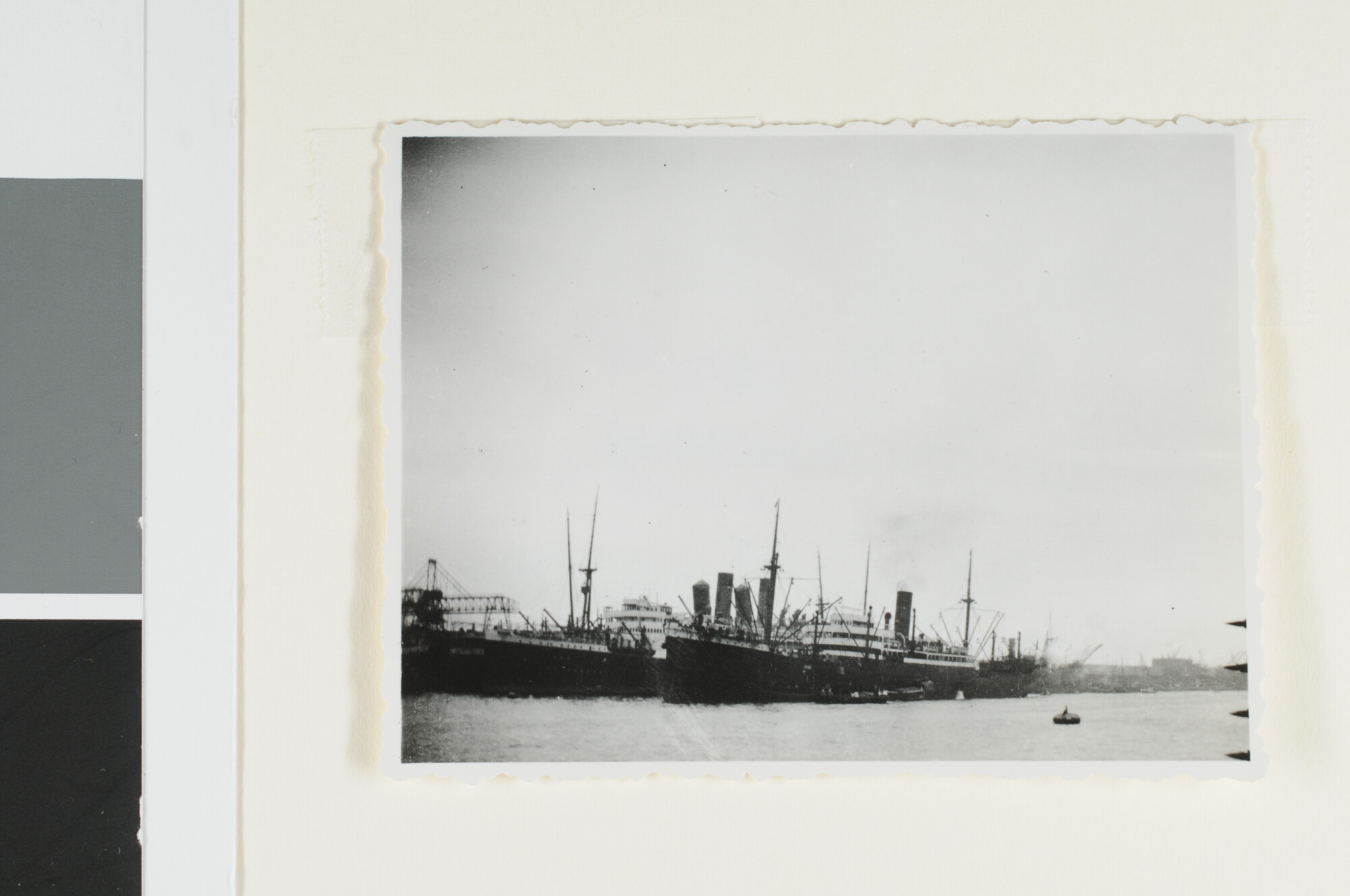S.4380(04)462; Het vrachtschip ms. Aagtekerk in Amsterdam; foto