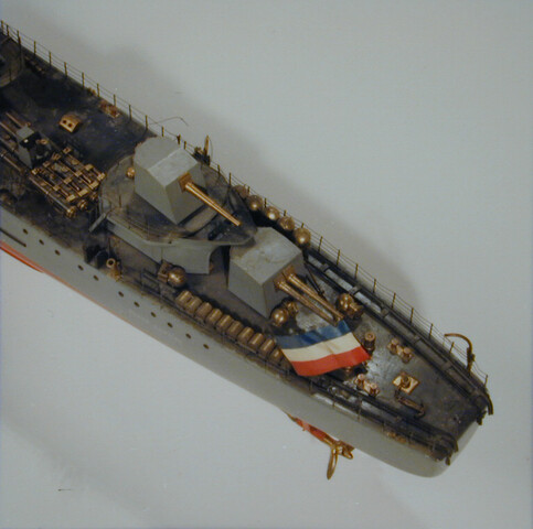 B.0203(01); Model van de torpedobootjager Hr.Ms. Isaac Sweers; scheepsmodel