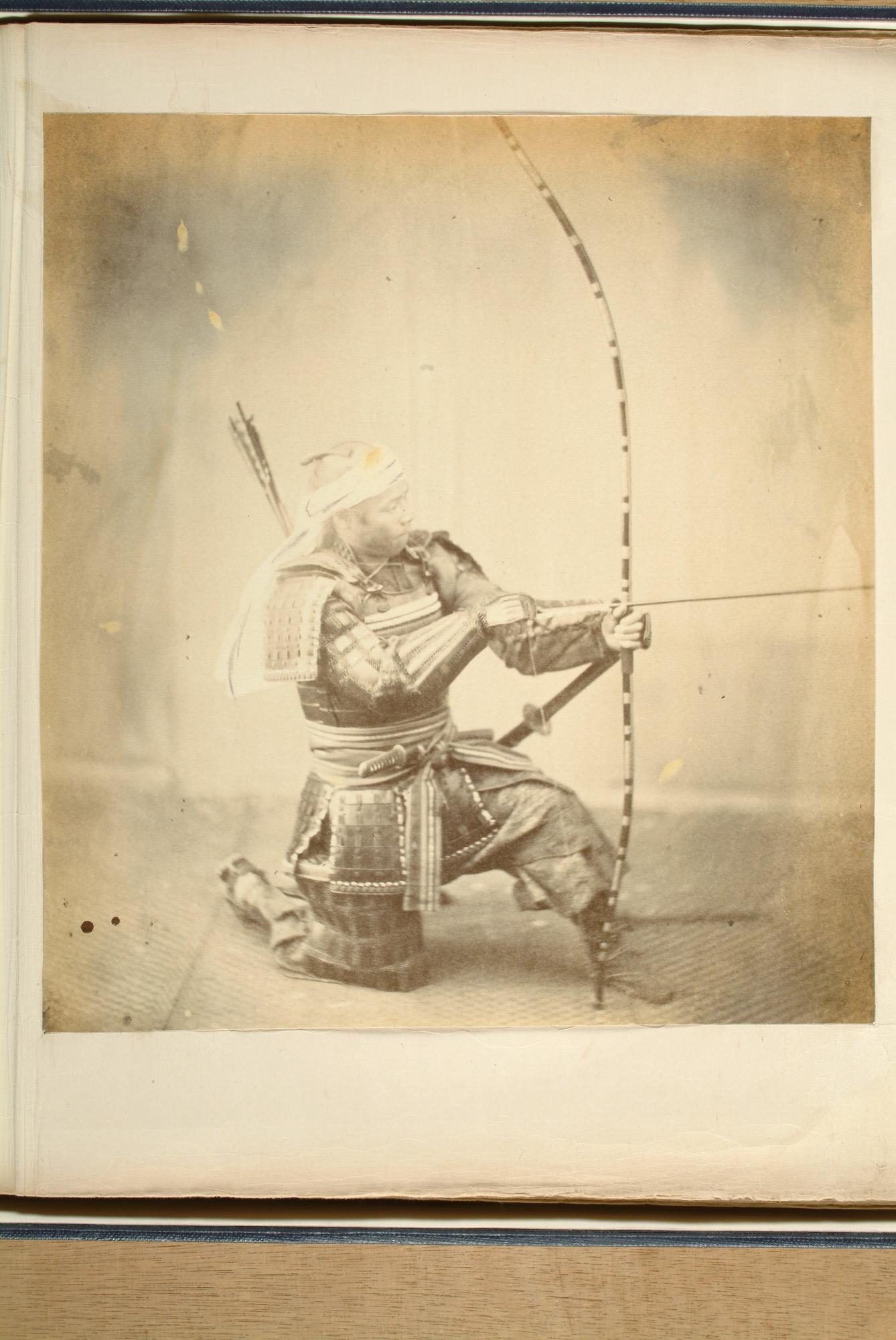 S.3628(02); Album nr. 1 uit een serie van drie van de Nederlandse consul in Japan Dirk de Graeff van Polsbroek; fotoalbum