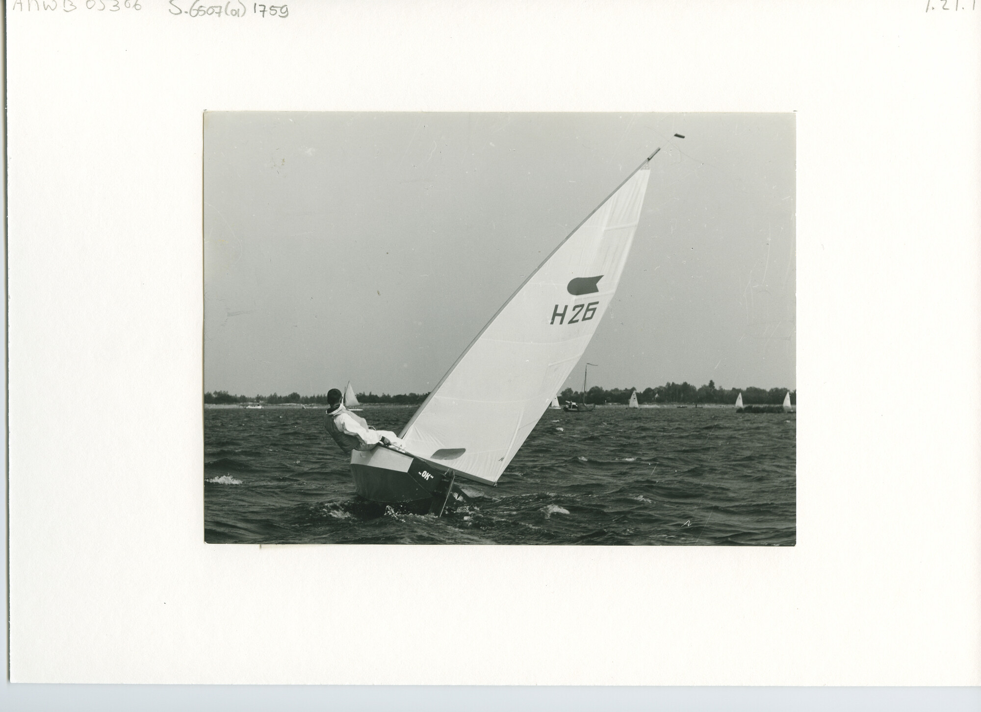 S.6507(01)1759; Foto van E. Woortman in zijn "OK." in de middagwedstrijd.; foto