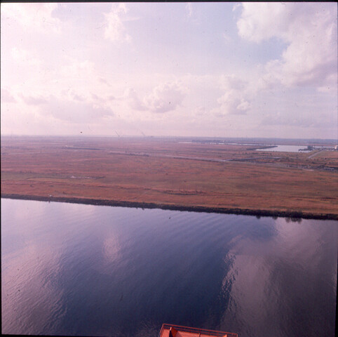 S.9100(8201); Havengezicht te Amsterdam (Westhaven); diapositief