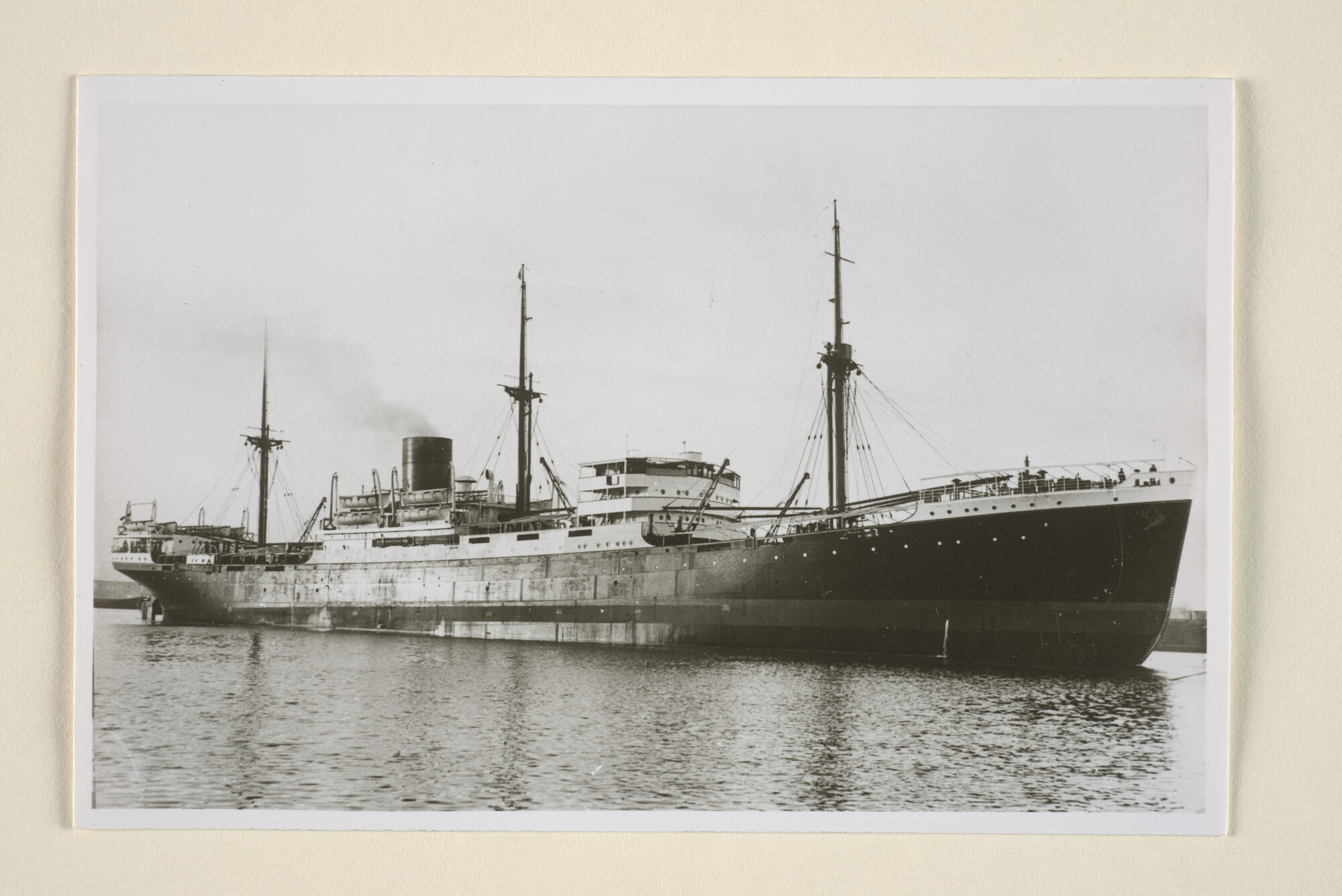 1995.5080; Het vrachtschip ms. 'Tajandoen' van de SMN; foto