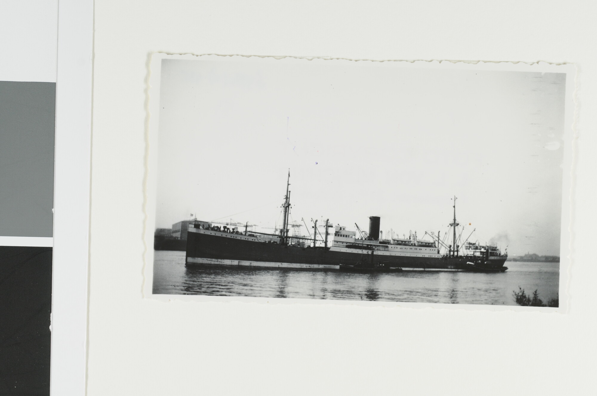S.4380(04)435; Het vrachtschip ms. Kota Nopan van de Rotterdamsche Lloyd in Amsterdam; foto