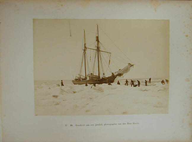 S.4764; Album met foto's van de Zesde Noordpoolexpeditie van de Willem Barents; fotoalbum