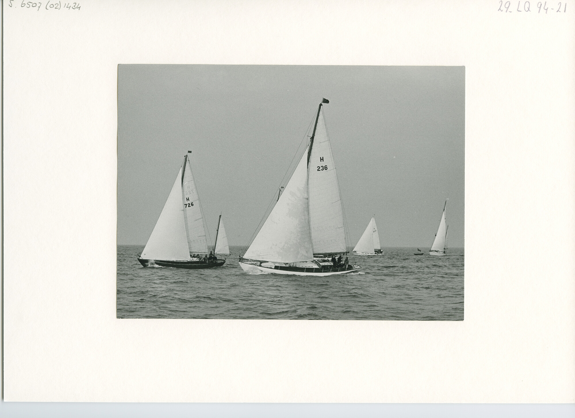 S.6507(02)1434.05; Zwart-wit foto van de Nachtwedstrijd 1963 op het IJsselmeer; foto