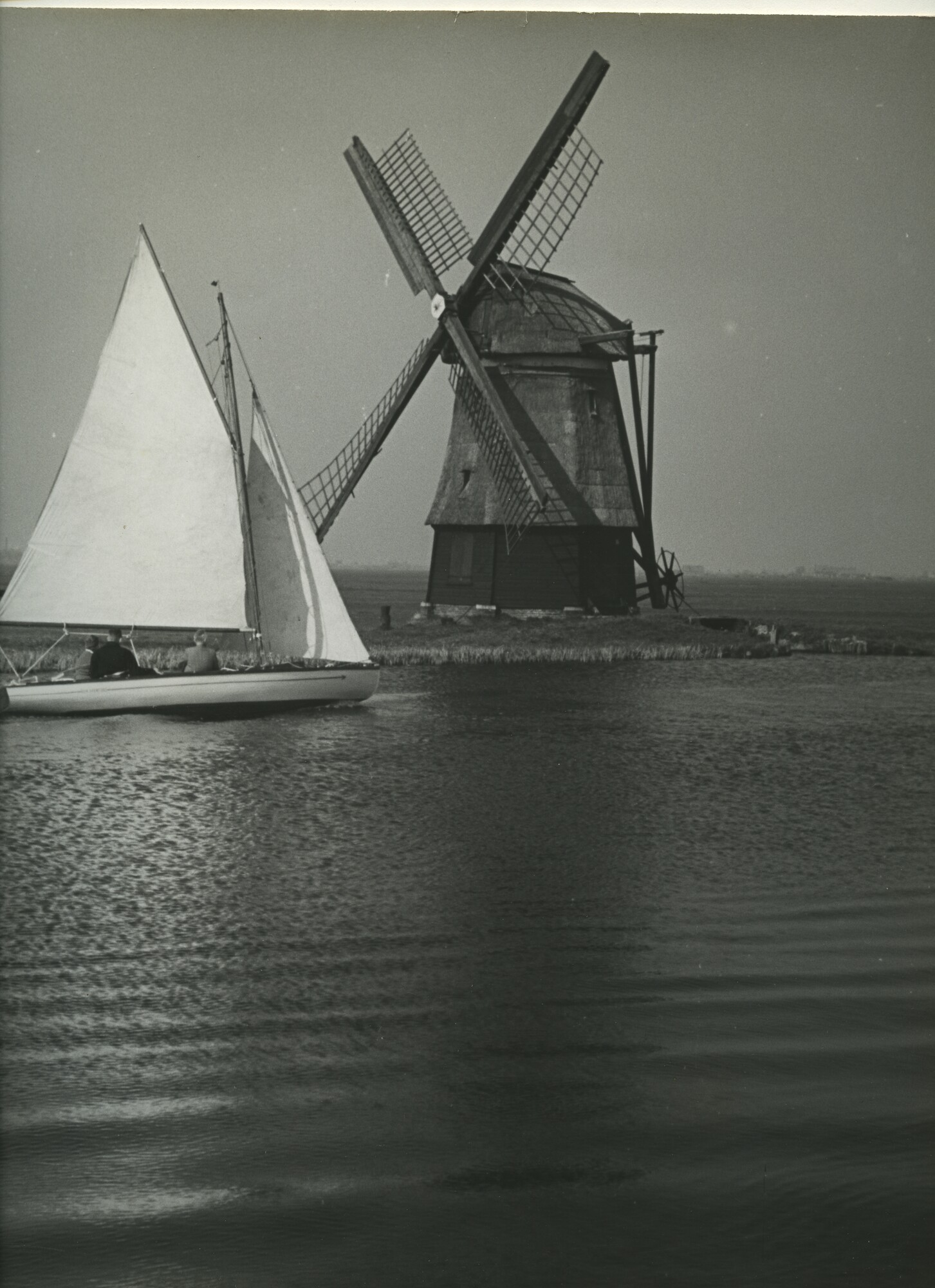 S.6507(01)6281; Foto van molen bij ringvaart van Heemstede; foto