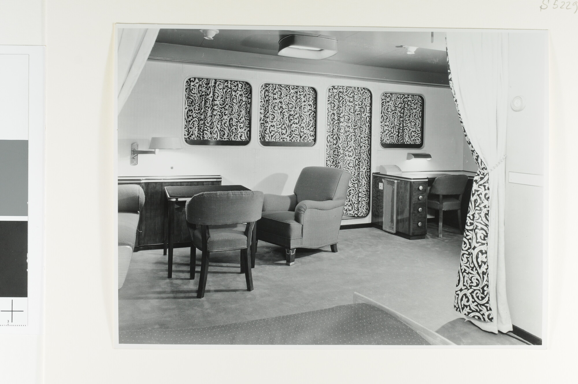S.5229(01); Interieurfoto's genomen aan boord van ms. 'Willem Ruys' van de Koninklijke Rotterdamsche Lloyd [...]; fotoreportage