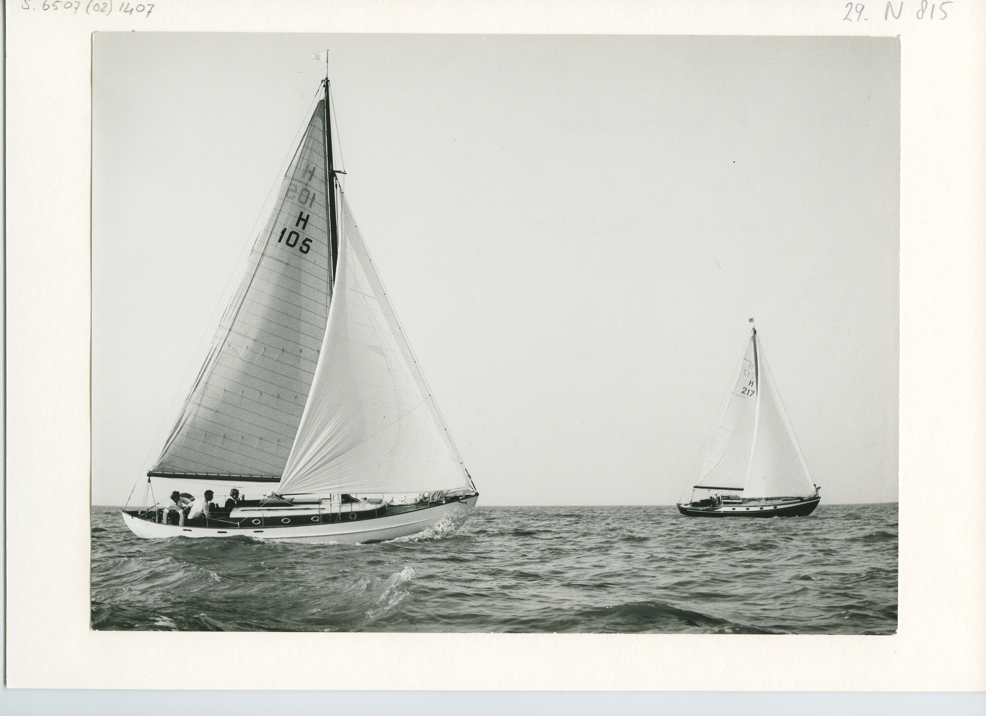 S.6507(02)1407.03; Zwart-wit foto van de 100-Mijl-race 1960 op het IJsselmeer; foto