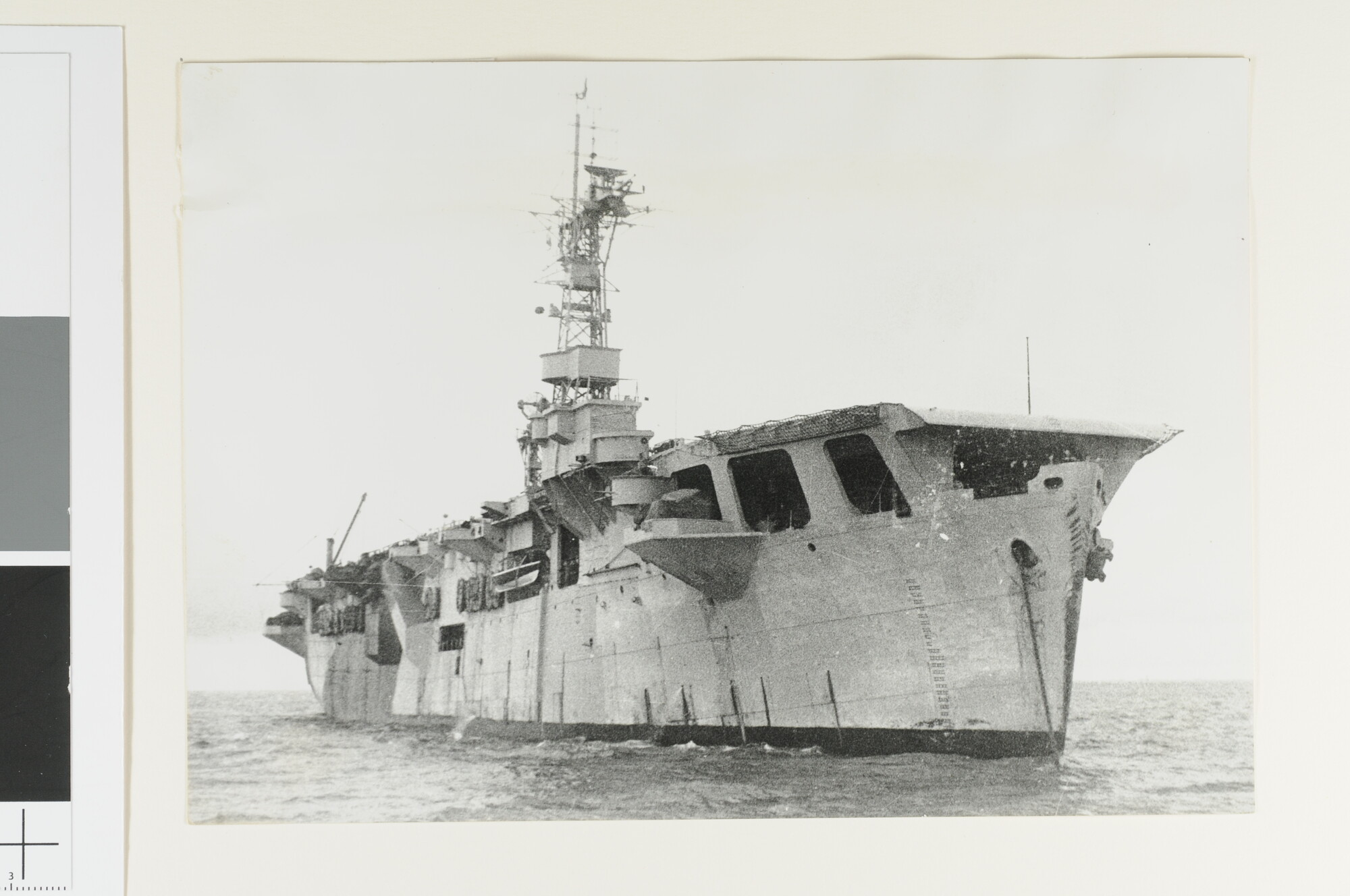 S.3594(07); De escort-carrier Hr.Ms. Karel Doorman (ex- HMS Nairana); foto