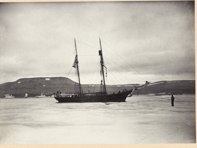 A.0123(05)04; Kooldruk van glasnegatief van de Vierde Noordpoolreis van de Willem Barents in 1881; fotoreportage
