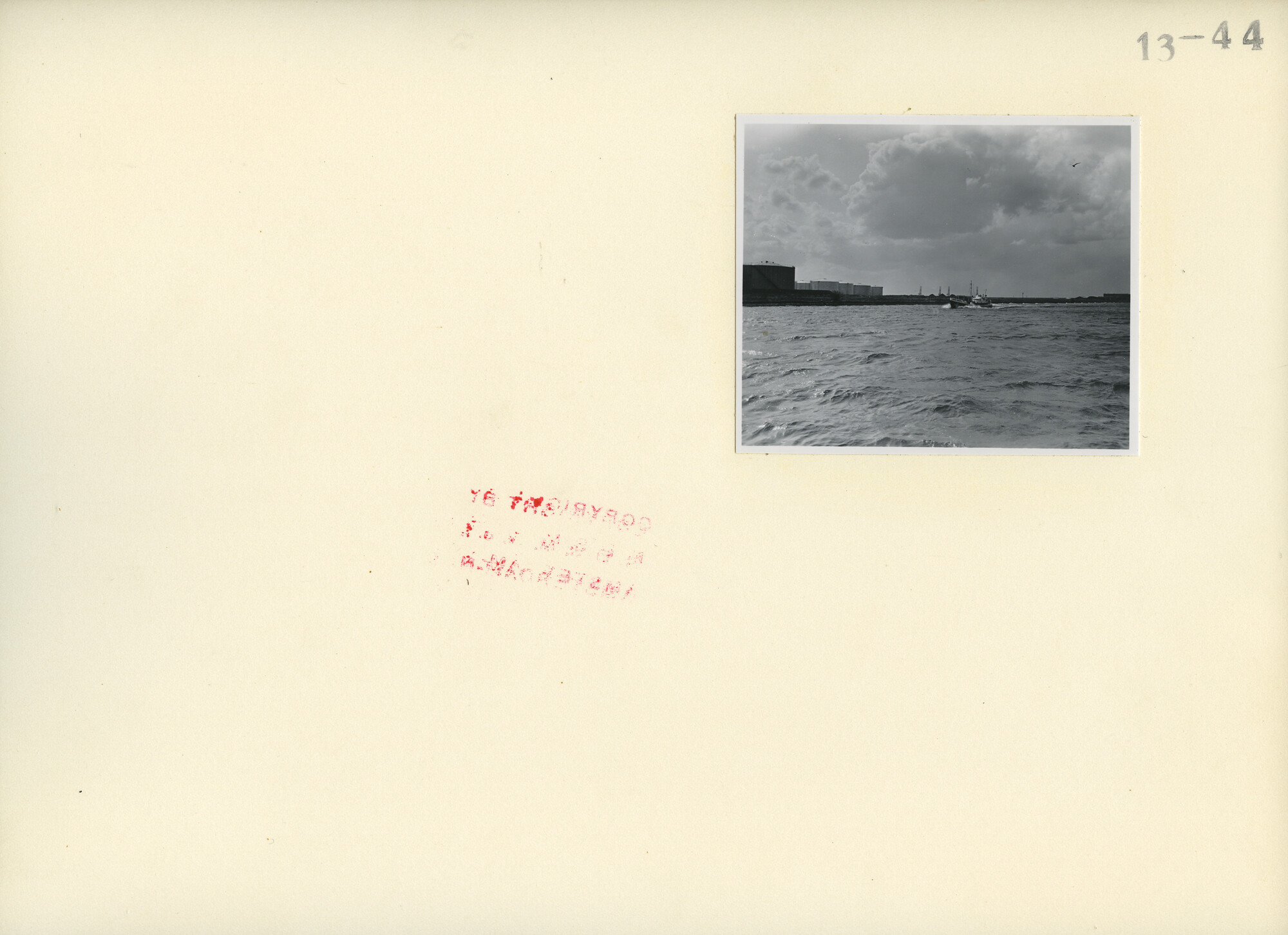 S.5444(3267); Motorreddingboot op het Noordzeekanaal; foto