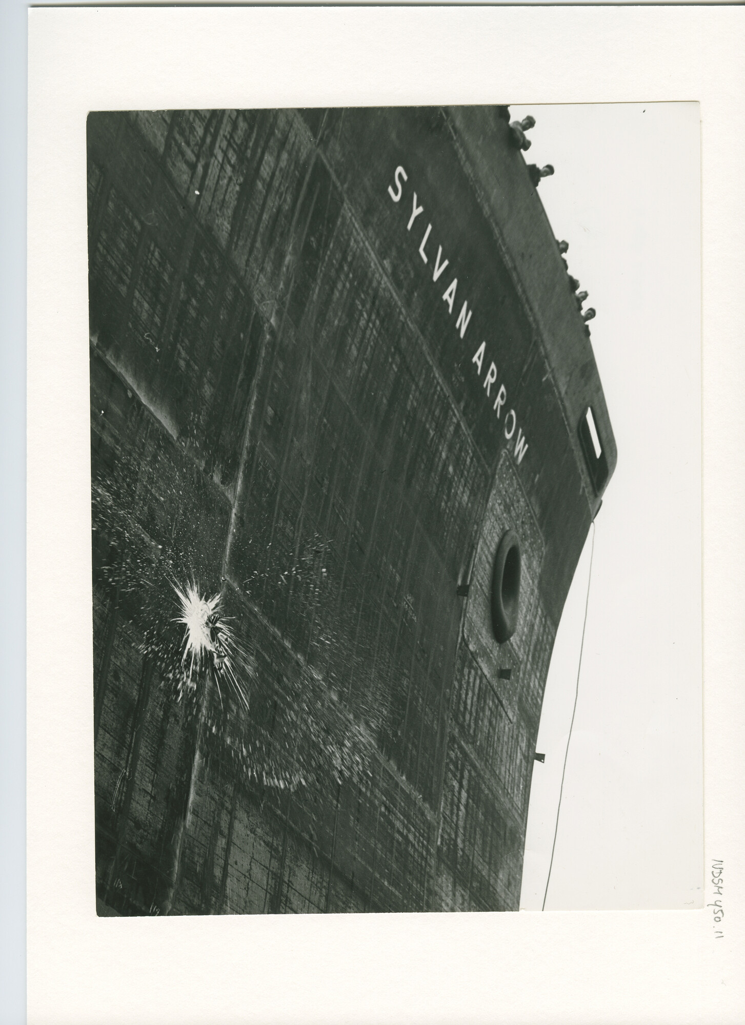 S.5444(2332)3; Foto van de tewaterlating van de tanker ts. Sylvan Arrow; foto