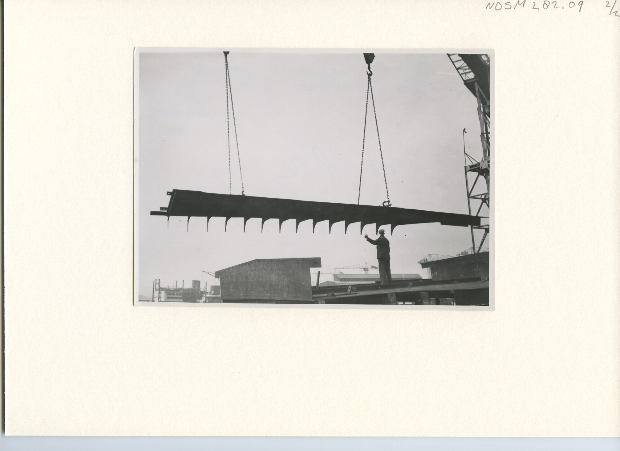 S.5444(1593)2; Foto van het vracht-passagiersschip ms. Tjikini van de JCJL; foto