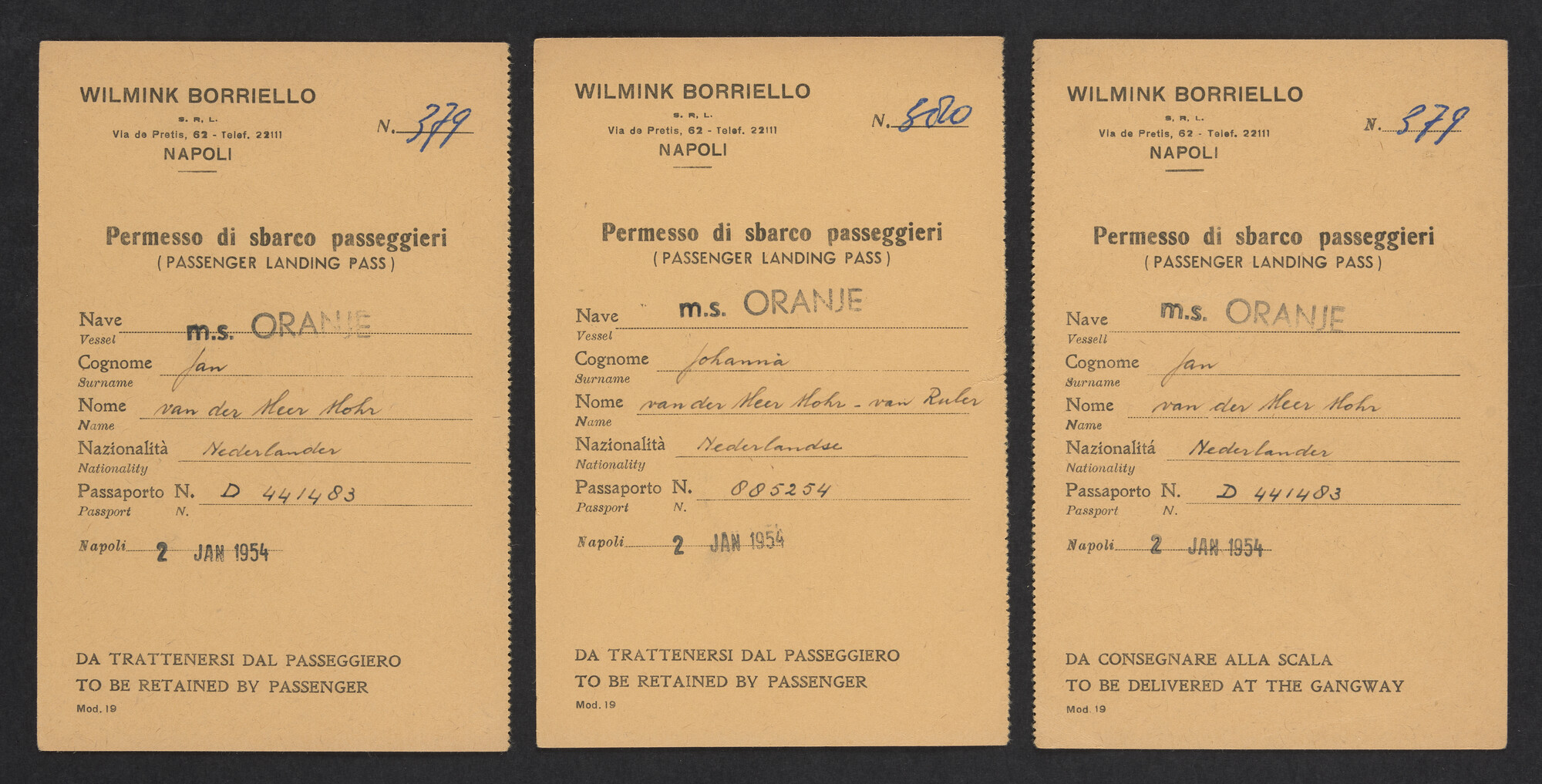 2019.0671; Fotoalbum van het echtpaar Jan van der Meer Mohr en Johanna van der Meer Mohr-van Ruler van hun reis op ms. Oranje van Tandjong Priok naar Amsterdam tussen 18 december 1953 en 7 januari 1954; fotoalbum