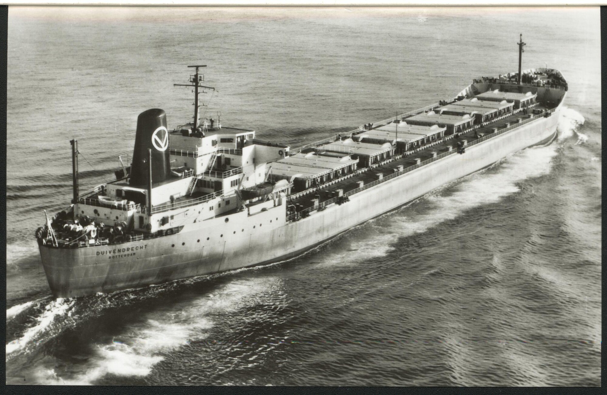 1993.6557; De bulkcarrier ms. 'Duivendrecht' van de rederij Phs; prentbriefkaart