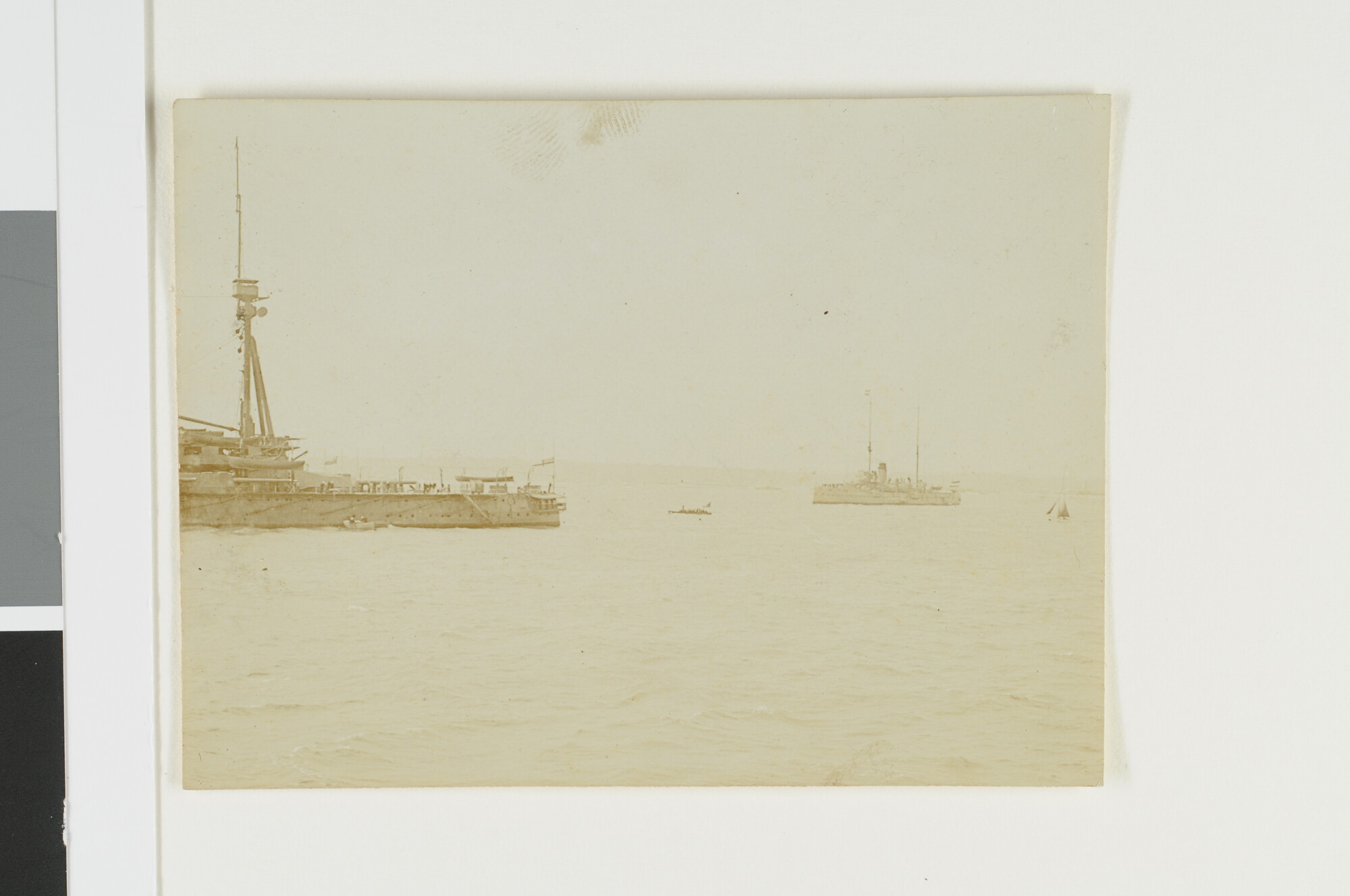 A.2867(03)024; Het achterschip van het Britse oorlogsschip HMS 'Agamemnon'; foto