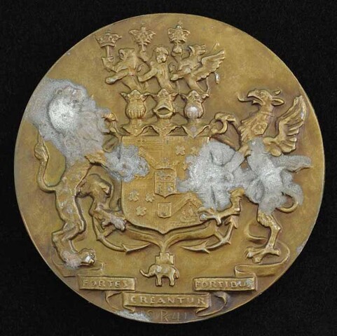 S.5064(105)1; Penning ter herinnering aan schout-bij-nacht Karel Doorman, 1945; penning