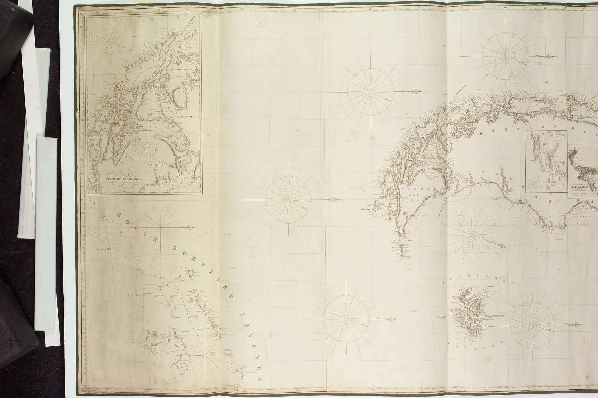 1998.2080; Kaart van de oost- en westkust van Zuid-Amerika naar opnamen van Robert FitzRoy (1805-65), Peter Parker King (1793-1856), William Robinson en B.J. Sullivan; zeekaart